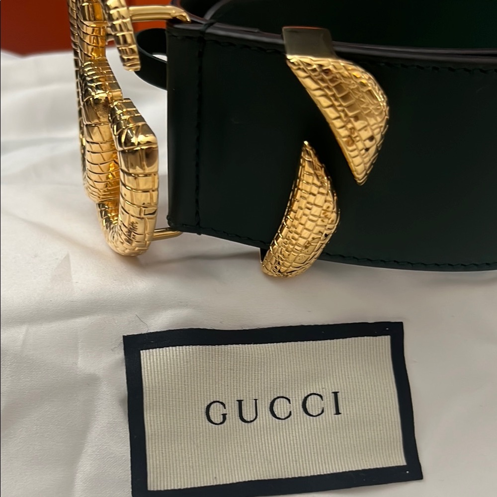 Gucci Women's GREEN Belt with Gold GG Buckle - Picture 3 of 6